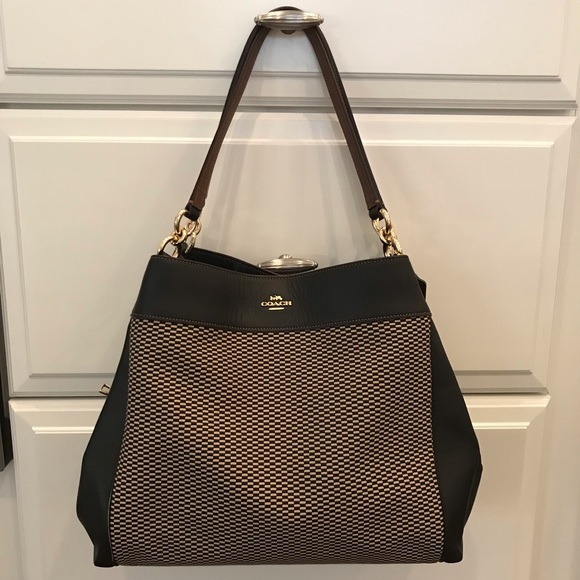 Coach Handbags - Coach Lexy Shoulder Bag